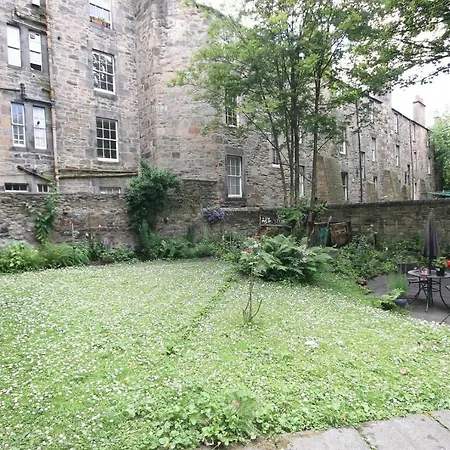 New Town Flat 10 Minutes Walk To Princes St. *