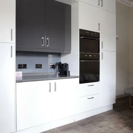 Spacious 3 Bed Central With Roof Top Terrace Edimburgo