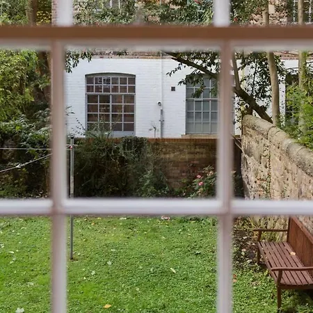 New Town Flat 10 Minutes Walk To Princes St.