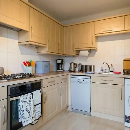 Modern 2 Bed 15 Minute Walk To Princes St Apartment Edinburgh