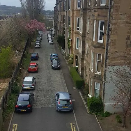 Penthouse Apartment Sleeps 11 شقة