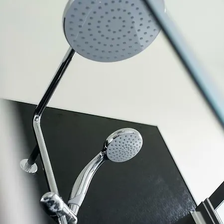 The Roseburn Apartment