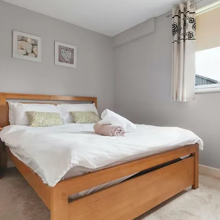 Apartament Cosy Sleeps 4, Free Parking *