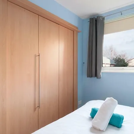 Cosy Sleeps 4, Free Parking Διαμέρισμα *
