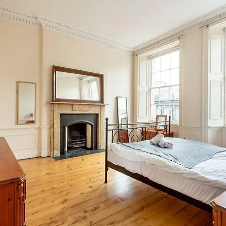 Broughton Place - 4 Bedroom Georgian Townhouse In The City Centre Apartment