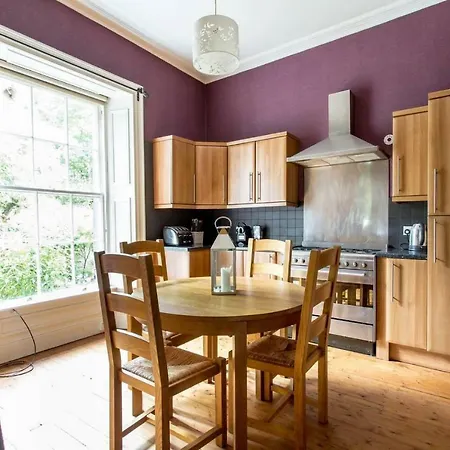 Broughton Place - 4 Bedroom Georgian Townhouse In The City Centre Apartment *