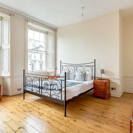 Broughton Place - 4 Bedroom Georgian Townhouse In The City Centre شقة