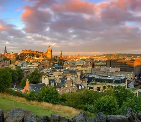 Victorian Elegance With Stunning Castle View Holiday home *