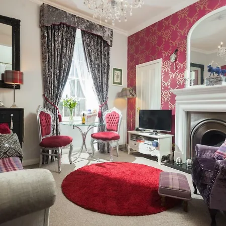 The Bonnie Bide Awa' Apartment *