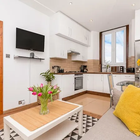 Apartment Beautiful Holyrood Park