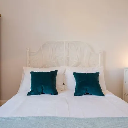 Apartment Historic 1890s Turned Relaxing Retreat Edinburgh