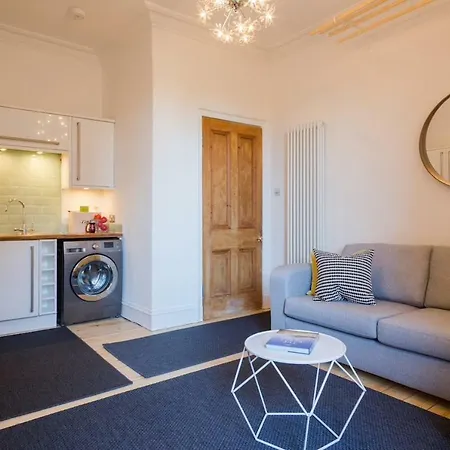 Appartement Historic 1890s Turned Relaxing Retreat Édimbourg