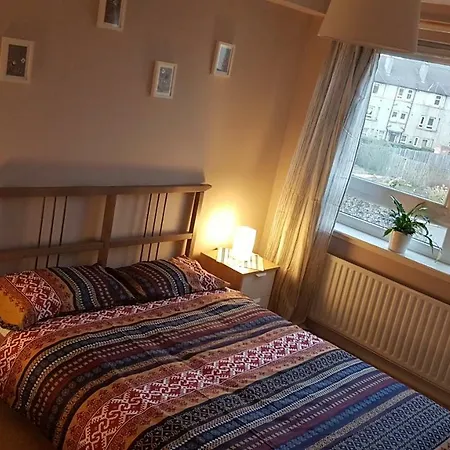 Appartamento Cozy At Hawkhill Edimburgo
