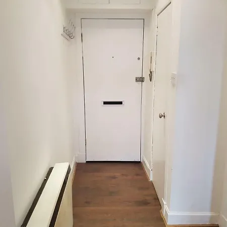 Modern Broughton - Walk To Centre And St Quarter 아파트 *