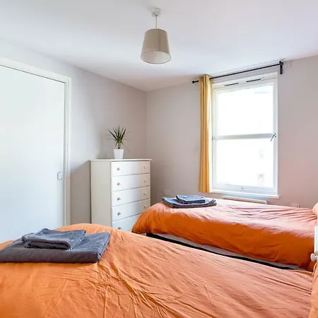דירה Great Location, 3 Bedroom Flat At The Shore *