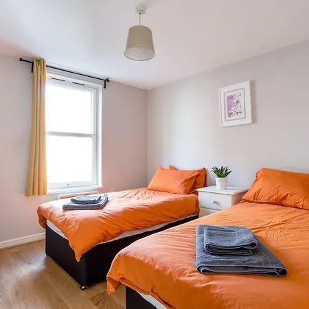 דירה Great Location, 3 Bedroom Flat At The Shore