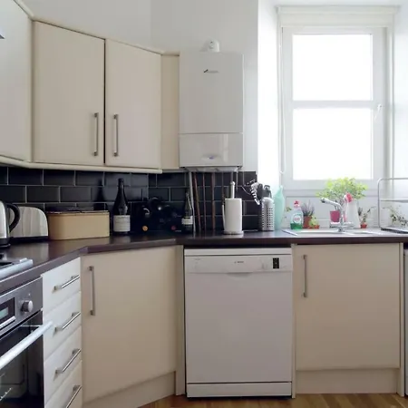 Kings Road - Seaside Retreat 15 Minutes To Central *