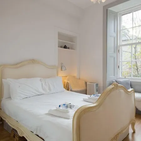 Henderson Row - Cosy New Town Apt 10 Minutes Walk From Princes St