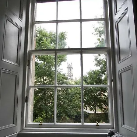 Henderson Row - Cosy New Town Apt 10 Minutes Walk From Princes St *