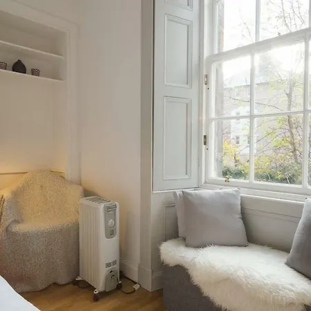 Henderson Row - Cosy New Town Apt 10 Minutes Walk From Princes St