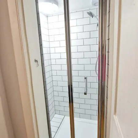 Henderson Row - Cosy New Town Apt 10 Minutes Walk From Princes St *