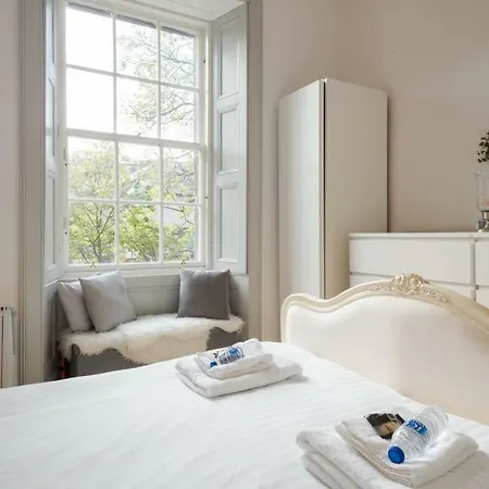 Henderson Row - Cosy New Town Apt 10 Minutes Walk From Princes St