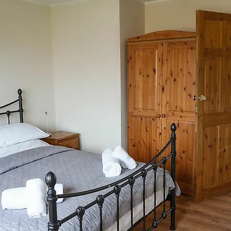 Newly Refurbished Flat Free Parking Wifi Edinburgh