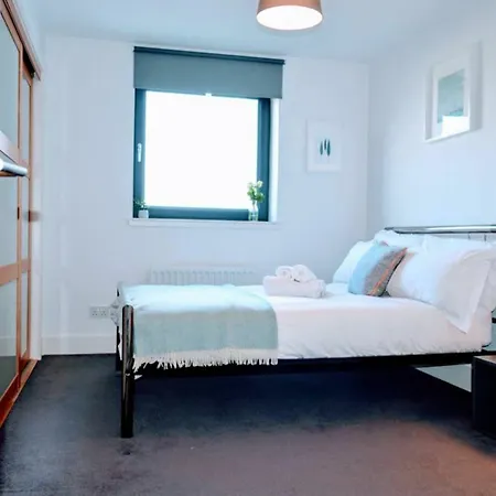 Beautifully Renovated -central Appartement *