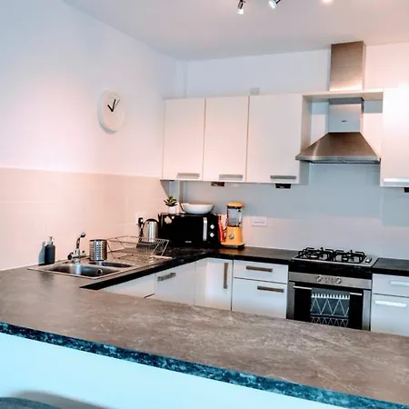 Beautifully Renovated -central