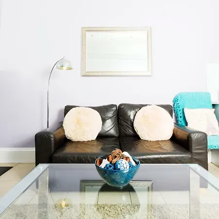 Near Centre Luxury Apartment *