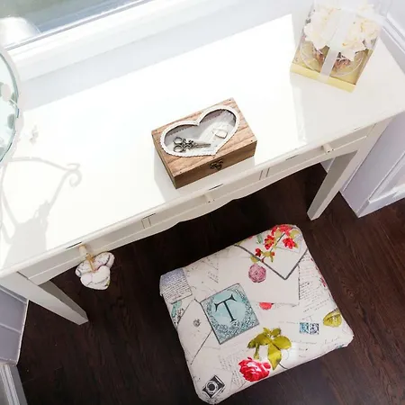 Near Centre Luxury *