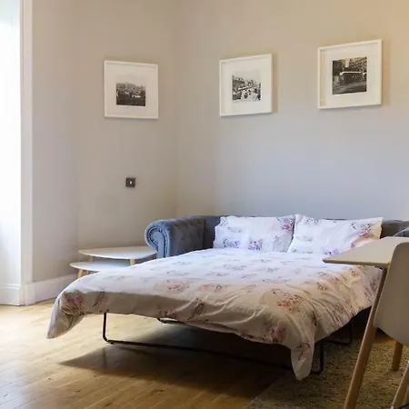 דירה Charming Very Near The City Centre אדינבורו