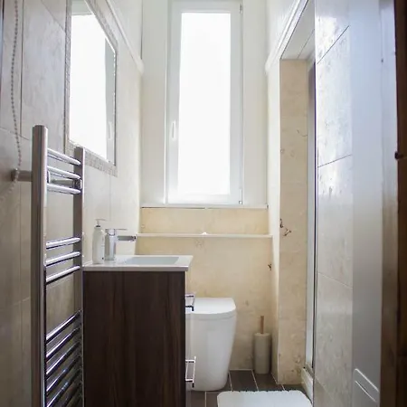 Charming Very Near The City Centre * אדינבורו