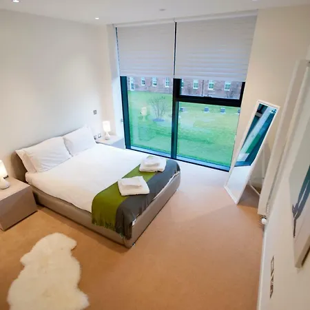 Apartment Quartermile Meadows