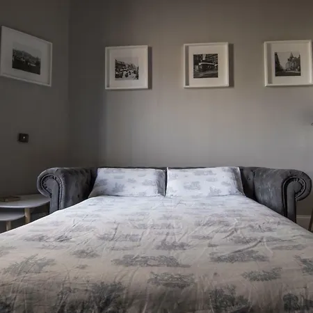Charming Very Near The City Centre * אדינבורו