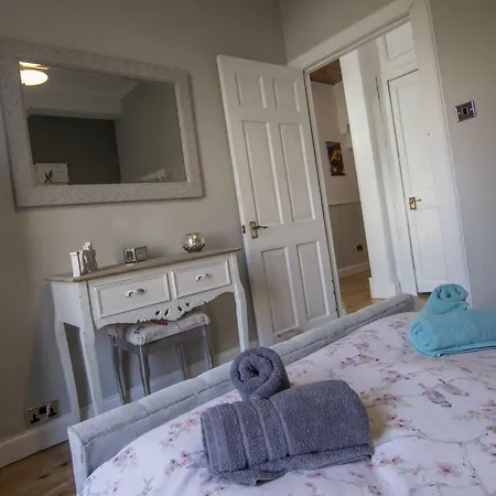 Charming Very Near The City Centre אדינבורו