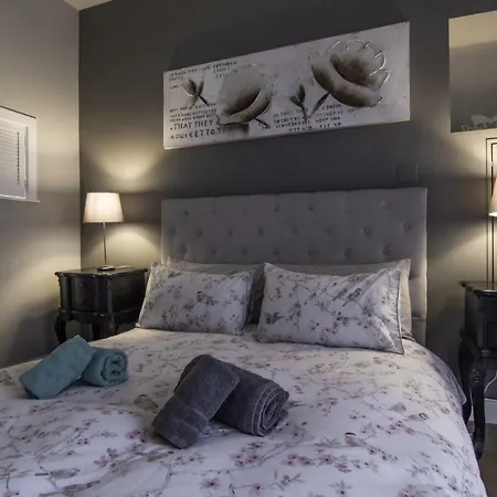 דירה Charming Very Near The City Centre