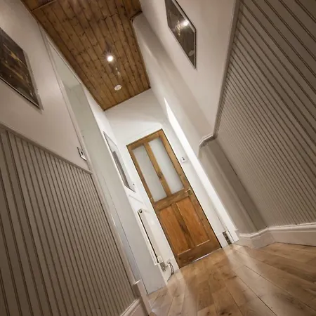 דירה Charming Very Near The City Centre *