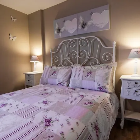 Great 2 Bedroom With Free Parking Daire