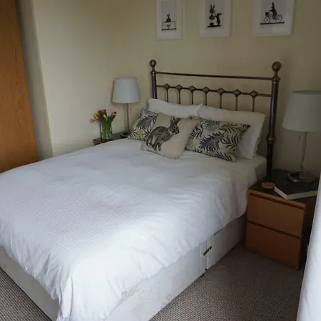 Comfortable Central West End דירה *