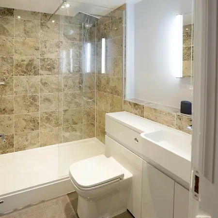 Comfortable One-bedroom New Town إدنبرة