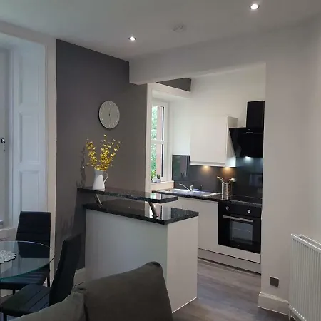 Apartment East Mayfield *