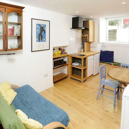 דירה Quirky 0ne-bedroom Dundas Street