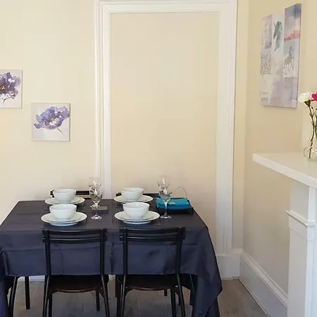 Daire City Centre Tollcross Edinburgh