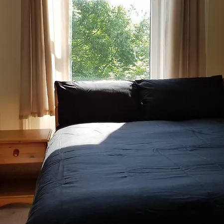 City Centre Tollcross Daire *