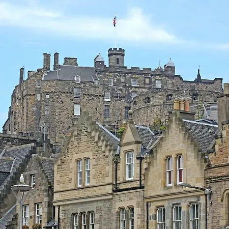 The Castle Nest Apartment