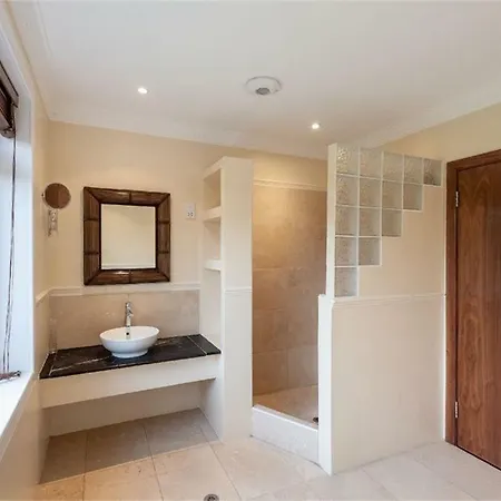 Pensjonat Hillhouse 3*