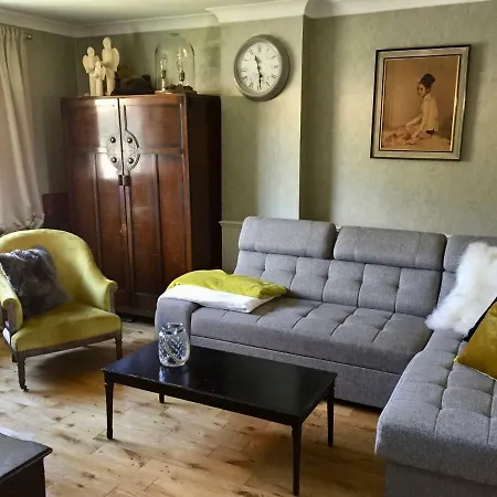 Homestay Bedroom In Findlay Edinburgh