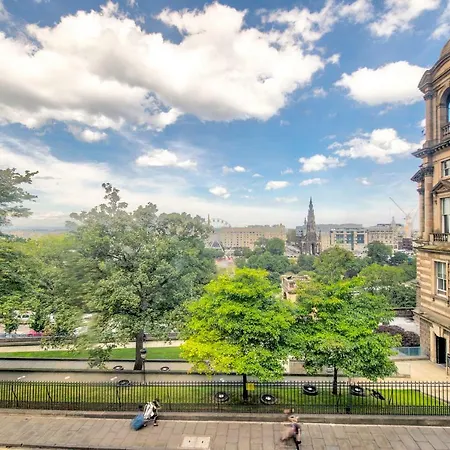 Modern Flat With Fantastic Views By The Royal Mile アパート *