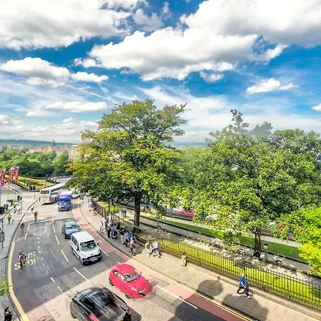 Modern Flat With Fantastic Views By The Royal Mile * エディンバラ